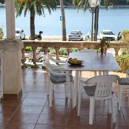 Seaside Holiday House ツァヴタット